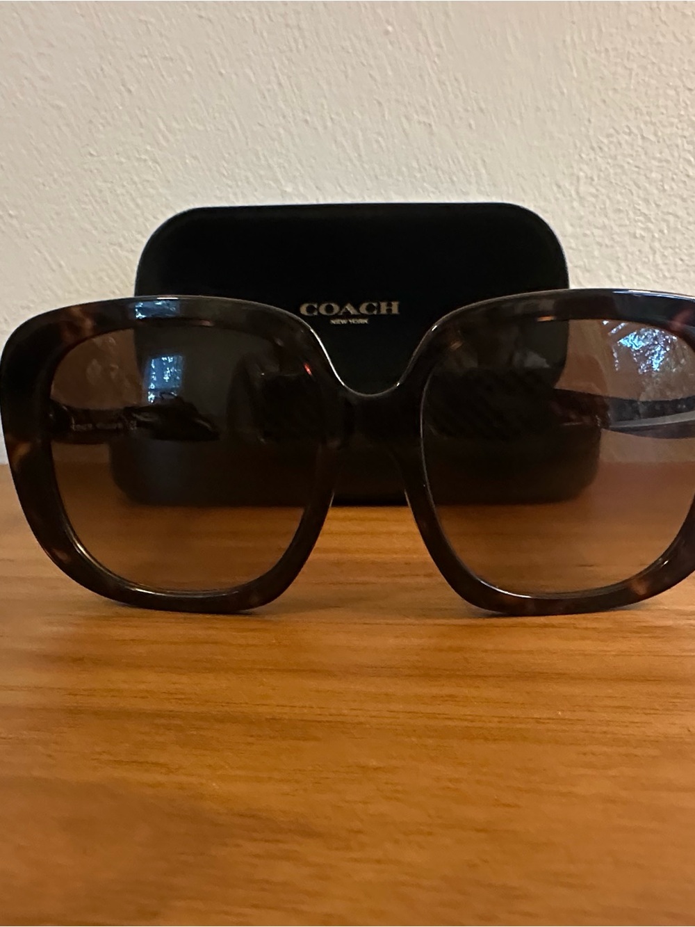 COACH Women's Tortoiseshell Frame Sunglasses with Brown Gradient Lenses